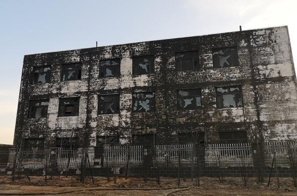 張家口燃爆事故24小時(shí)：父子一起開(kāi)貨車，兒子逃生父親遇難