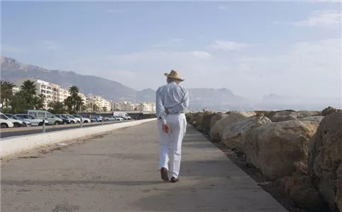 老年人每天步行多少步合適呢？