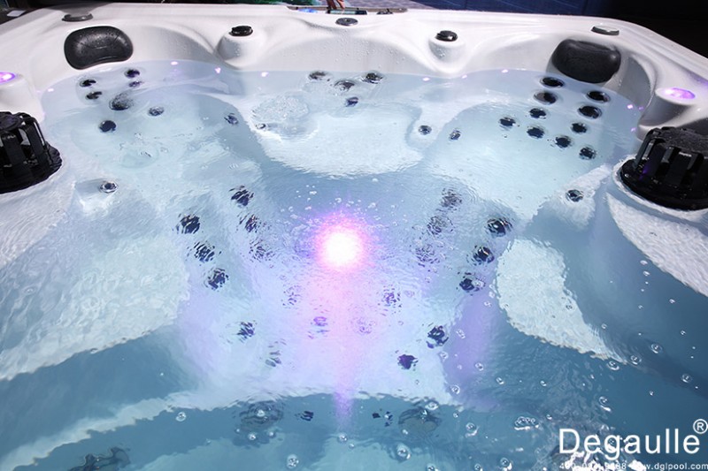 戴高樂無邊際泳池