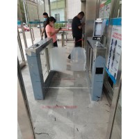 學(xué)校醫(yī)院車站健康碼人臉識(shí)別測(cè)溫閘機(jī)
