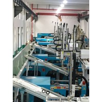 注塑機匯合皮帶流水線